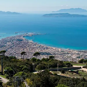 Sole, Mare E Trallalla Apartment